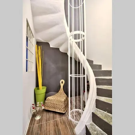 Art Penthouse With Seaview Apartament