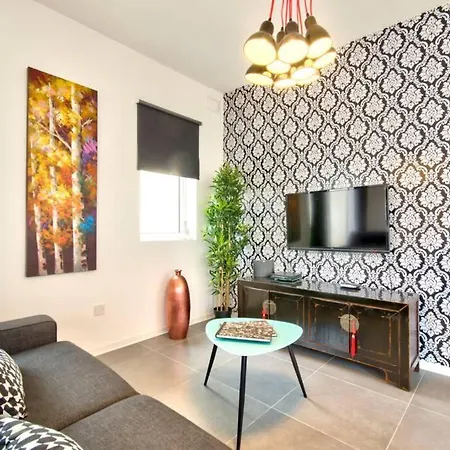 Art Penthouse With Seaview Valletta