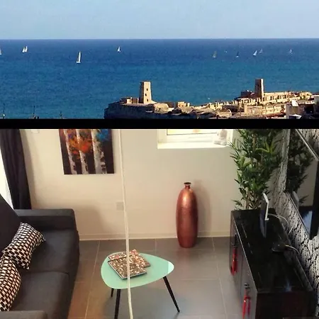 Art Penthouse With Seaview Apartmán