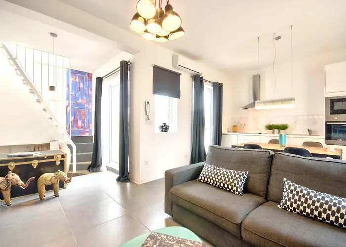 Apartment Art Penthouse With Seaview